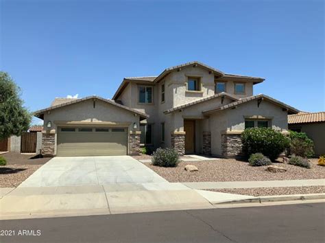The 4,694 Square Feet home is a 4 beds, 4. . Zillow litchfield park az